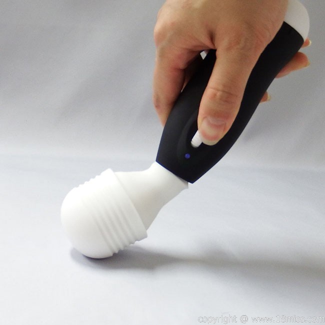 Kuro Denma 2 Plus Massager Vibrator 绝对高潮AV棒 2 Plus 45mm 2745